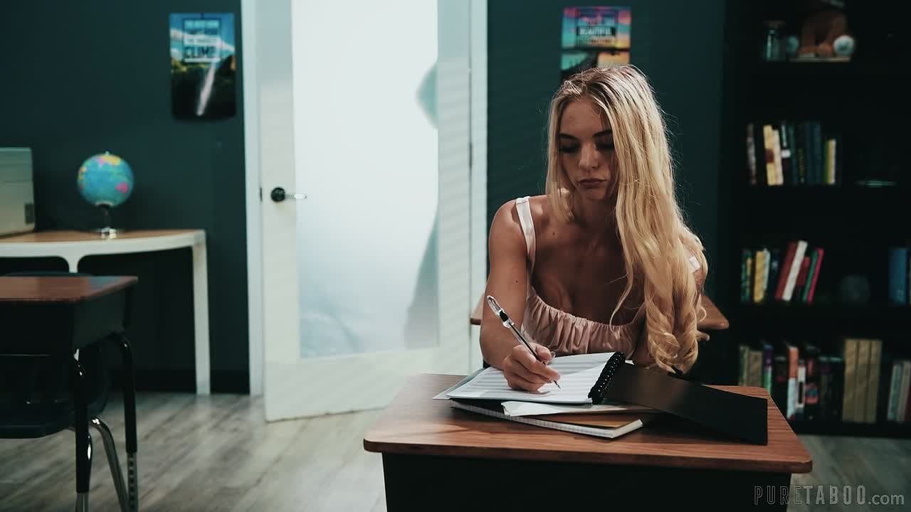 PureTaboo – Just being friendly Lana Sharapova