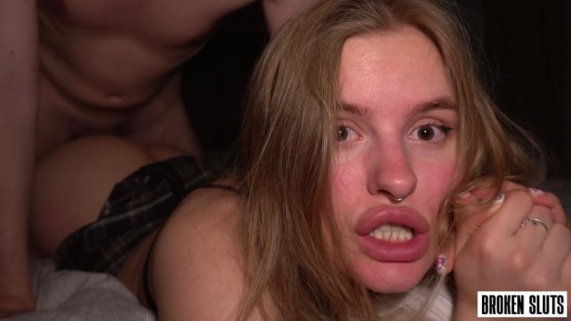 Broken Sluts – Mira David