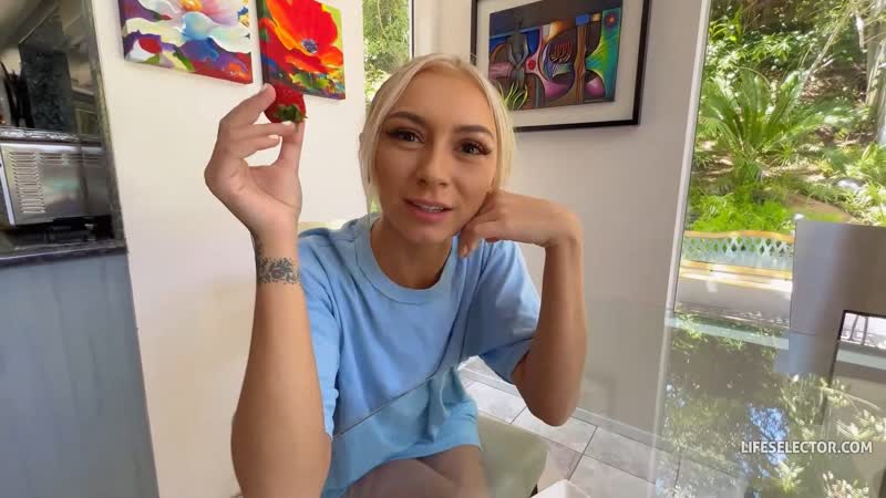 Lifeselector – A day with stepsister Chloe Temple