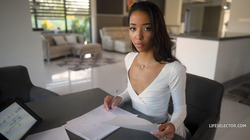 Lifeselector – Lia Lin Invaded by my new step family