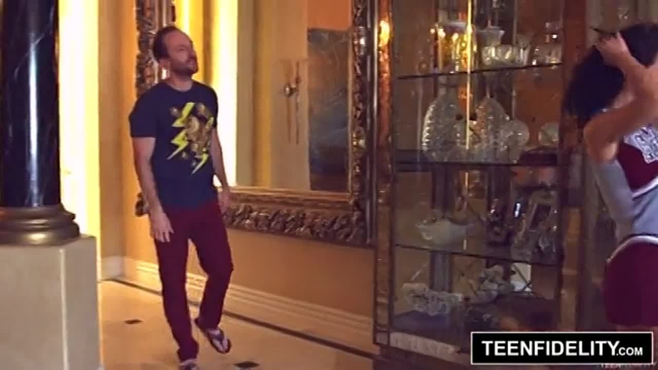 TeenFidelity – Cheerleader slut Lily Jordan creampied by friend