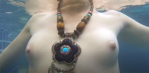 Stunning 18 – Wendy under water