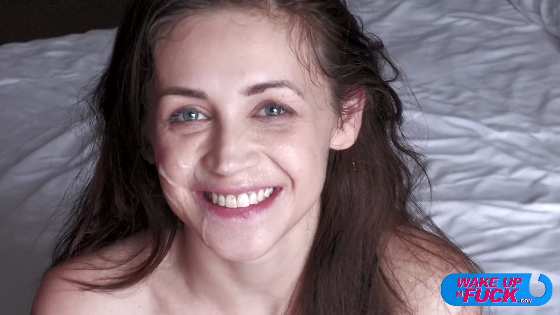 Wake Up n Fuck – Lola Desire