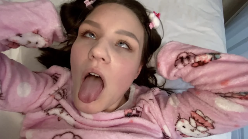 18yoyo stepdad plays with my pussy for a creampie