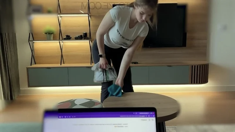 Comatozze The cleaning lady decided to suck a dick so she wouldn’t get fired