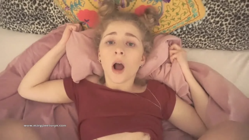 MaryJane Auryn – Cum on me daddy